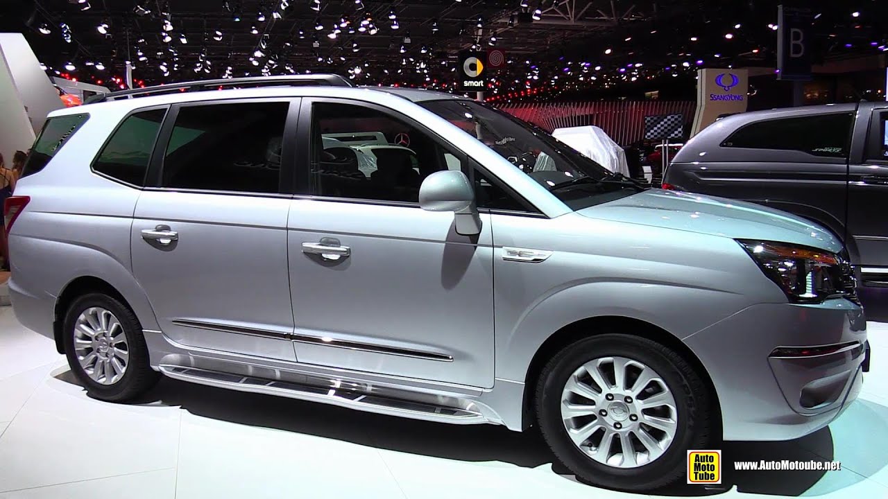 2015 Ssang Yong Rodius 4WD Diesel - Exterior and Interior Walkaround - 2014 Paris Auto Show