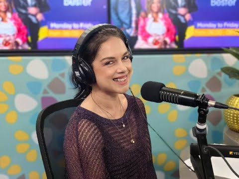 Christia Visser performs 'Black Velvet' on Friday Live