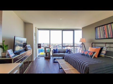 An -03 sunset-view studio model at the West Loop’s new 727 West Madison An -03 sunset-view studio model at the West Loop’s new 727 West Madison