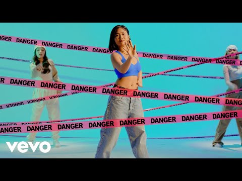 Alex Bruce - Ayoko Pa (Official Music Video) ft. Cursebox