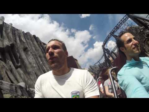 Lukas Podolski fährt TARON im Phantasialand