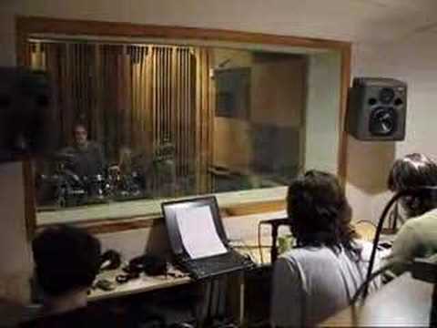 Ezequiel Díaz grabando la batería de "Exorcismo"