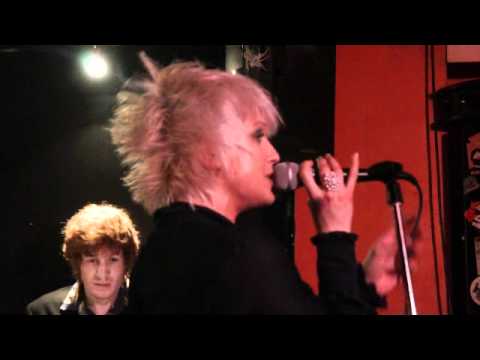 Soulpersona feat Princess Freesia - Walk On Through