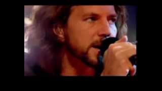 Pearl Jam - &quot;U&quot; (legend PORT + INGLÊS) Eddie Vedder Theme #VedderDay