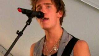 Covergirl - Push Play