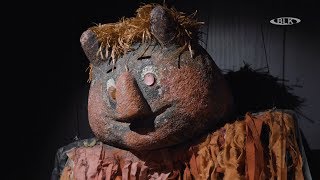 木製の頭と糸引き: ブルゲンラント地区の人形劇展が観光客を魅了