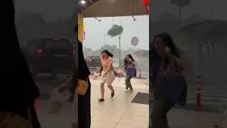 Download lagu Angin ribut 17 september # brunei #hujan #tornado #september2024 mp3 Download lagu Angin ribut 17 september # brunei #hujan #tornado #september2024 mp3