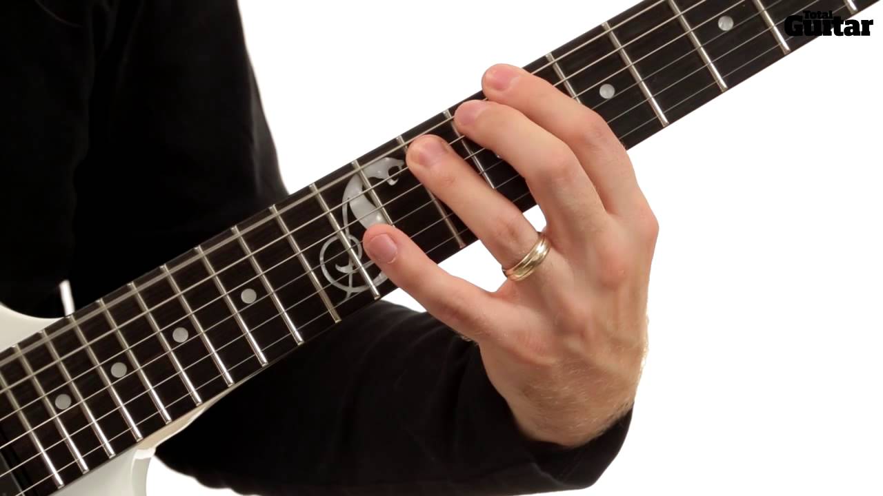 How to play the Metallica - Master Of Puppets guitar riff - YouTube