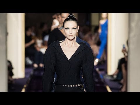 TOP 10 Mariacarla Boscono‘s VERSACE runway looks