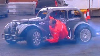 Terry Grant Changing A Wheel On Donut Car - Fifth Gear