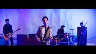 Musik-Video-Miniaturansicht zu Caught By The Wind Songtext von Stereophonics