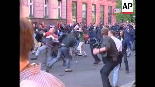 FYR Macedonian President Trajkovski meets with Sec Powell/Powell pledges support for Skopje govt.