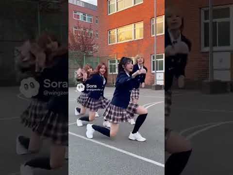韓国の制服アイドルグループがK POPを踊る