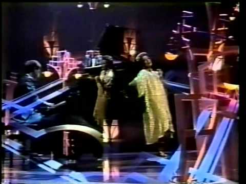 " Só nos resta viver "  -  Elizeth Cardoso