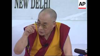 Exiled leader speaks to foreign correspondents