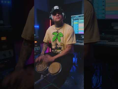 "Besos Mojados" con #frias pendiente su nuevo sencillo!!#mayinbito #besosmojados #colorful #music