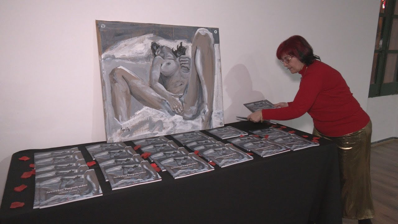 Teresa Floro brilla en la presentación de “Secretos empolvados”