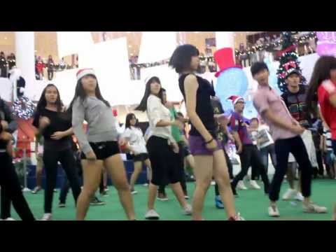 Super Junior Support Flashmob @ 1 Borneo, 24th Dec 2011 (Official Video)