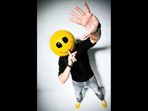Stylus Robb vs Nightcrawlers - Ininna Tora vs Push The Feeling On (Mike Candys Remix)