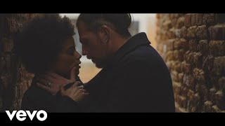 Enrico Nigiotti - Baciami adesso (Official Video - Sanremo 2020)