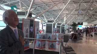 preview picture of video 'Four minutes at Cape Town International Airport, South Africa'