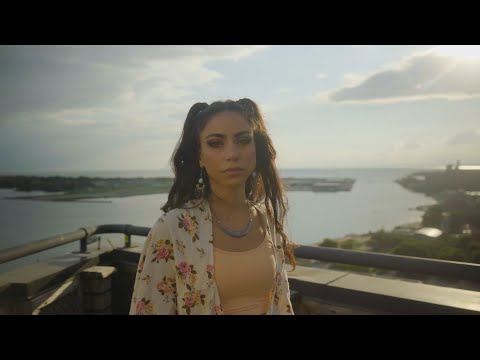 كِزدورة موسيقى تُدار بالإحساس لا بالخريطة. من لقاء صدفة في تورنتو إلى دخول قوائم بيلبورد عربية بأغنية «خيال»، مشروع يمشي على مهل ويترك للطريق أن يقوده.. اقرأوا القصة الكاملة واكتشفوا عالم كِزدورة عبر موقعنا. 