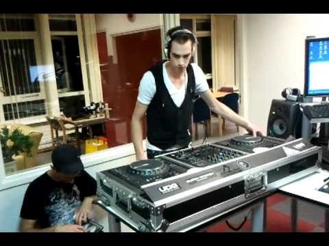Liveset Bass Amplifierz 10-06-2011.mp4