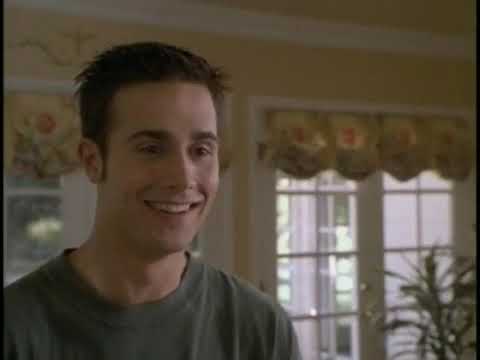 She’s All That 1999 trailer still with Laney and Zack looking out over a Los Angeles vista