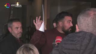 ΑΓΡΟΤΕΣ ΕΡΙΞΑΝ ΣΑΝΟ ΕΞΩ ΑΠΟ ΤΑ ΓΡΑΦΕΙΑ ΤΩΝ ΤΡΙΩΝ ΚΥΒΕΡΝΗΤΙΚΩΝ ΒΟΥΛΕΥΤΩΝ  13 12 2025