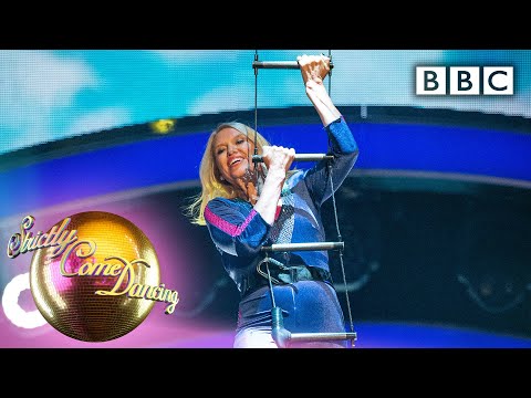 Anneka and Kevin Cha Cha to ‘Gloria’ | Week 1 - BBC Strictly 2019