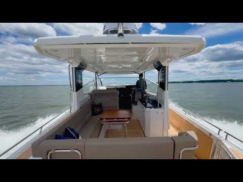 Explore the 2025 Nimbus W11 – 40' of Weekend Power | Seattle Yachts Annapolis