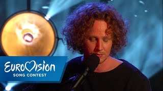 Michael Schulte singt &quot;You let me walk alone&quot;  | NDR