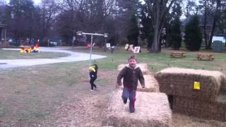 preview picture of video 'Romping around Woodmere Art Museum Straw Maze'