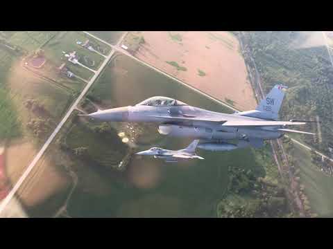 EAA AirVenture Oshkosh Concert Flyover - P-51D Mustangs and F16s