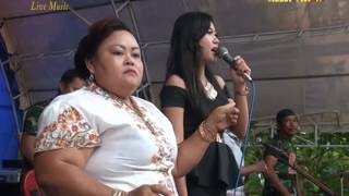 Download lagu KELAYUNG LAYUNG IBU IBU GENDUT KESULITAN NAIK PANGGUNG mp3