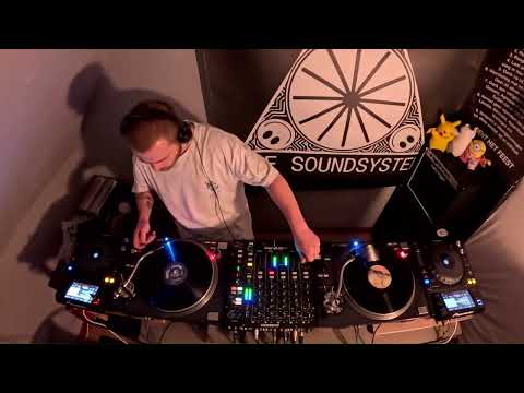 Tekno VS. Early Hardcore vinyl mix by Schizotek