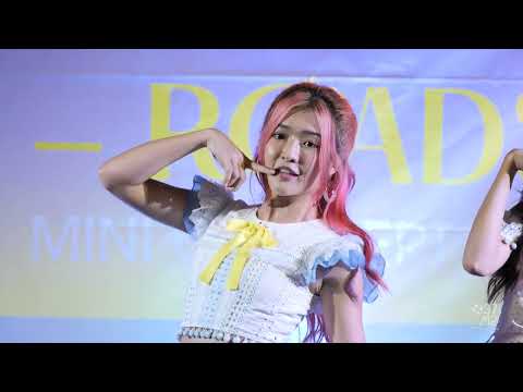 BNK48 Jennis - หมกกบ @ BNK48 11th Single Sayonara Crawl Roadshow Mini Concert [Fancam 4K 60p] 220813