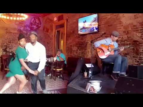 Swingin' with John Saavedra video