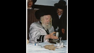 האדמו''ר הרה''ק רבי הרשל'ה מקרעטשניף והאדמור  מפיצבורג זי''ע בברית  לנכדם