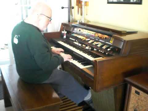 Mike Reed plays "Sunrise Serenade" on his Hammond Organ