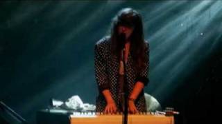 Beach House - Astronaut @ Nouveau Casino via GrandcrewTv