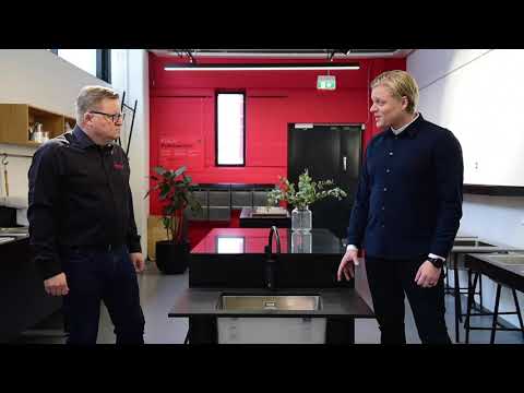 Stalan Lagom-50 -teräsallas alta-asennettuna kivitasoon}