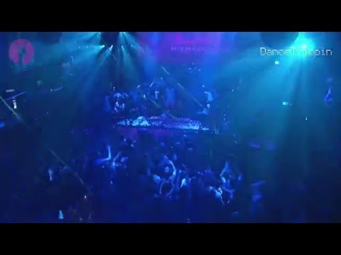 Laidback Luke & D.O.D - Flashing Lights [Played by D.O.D]