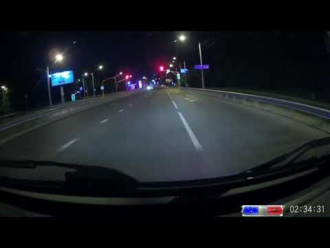 Движение спец транспорта по ночному городу. The movement of special transport in the night city.