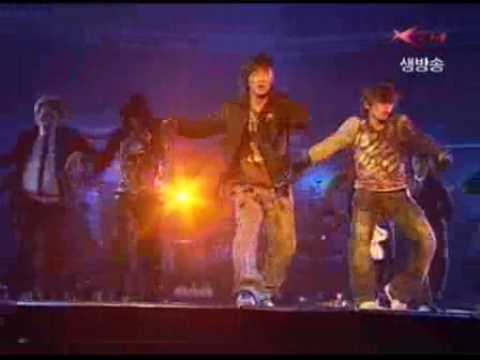 Jang Woo Hyuk   Live in 2005 11 27   MNet   MKMF Awards   Escape Dancing With Min Woo & CLON