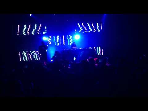 Habstrakt Feat Matt tracker 02 @ La nuit Rouge - Dock des Suds Marseille - 2013.05.17