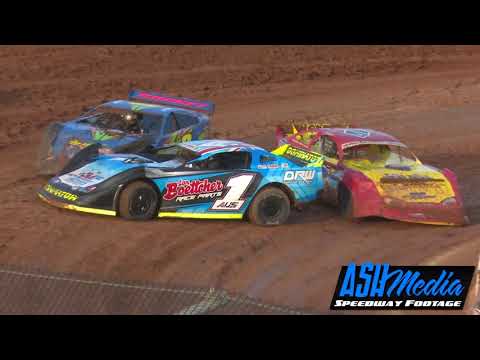 Super Sedans: Round 01 Heats - 2017/18 National Title - Valvoline Raceway - 02.03.18