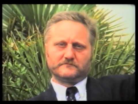 Bernard-Pierre Donnadieu (1994) by Gérard Courant - Cinématon #1654