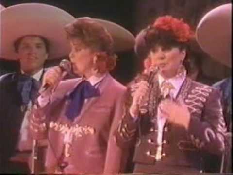 y andale las hermanitas calle