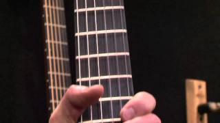 Video thumbnail for NAMM 2012 - Martin 000C Nylon by Guitar World